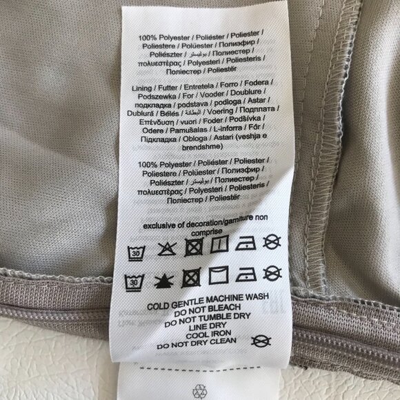 Vero Moda Black Gray Long Sleeve Floral Peplum Top Size Medium NWT - Picture 5 of 7